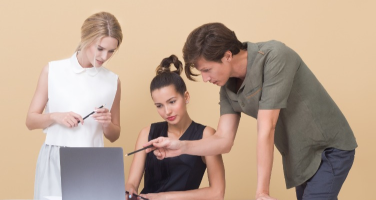 Read more about the article Web Design Trends to Elevate Online Presence